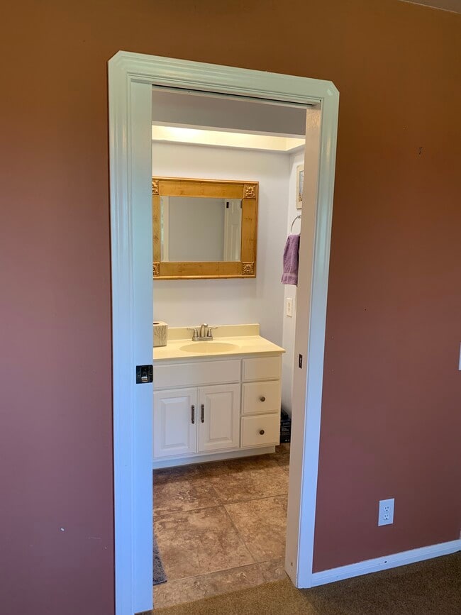 Private bathroom - 1401 Via Lima