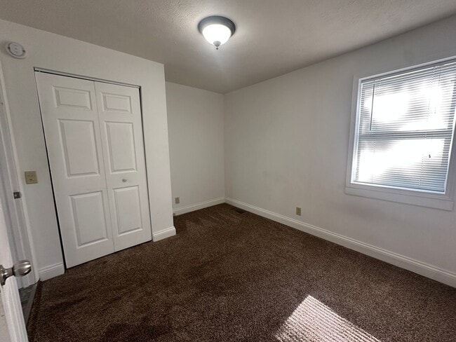 Building Photo - 1607 N Roosevelt Ave