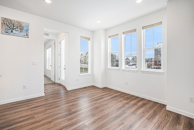 Building Photo - "Spacious 4-Bedroom Duplex Oasis with 3 Full Baths in Erie, CO - Your Perfect Home Awaits!"