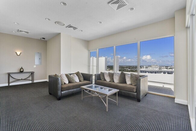 Building Photo - 1360 S Ocean Blvd