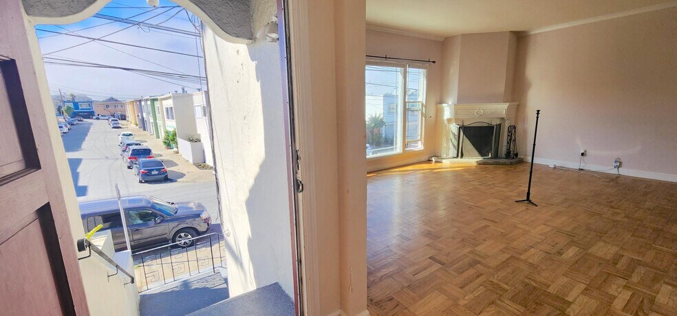 Front Entrance into Living room - 245 Concord St