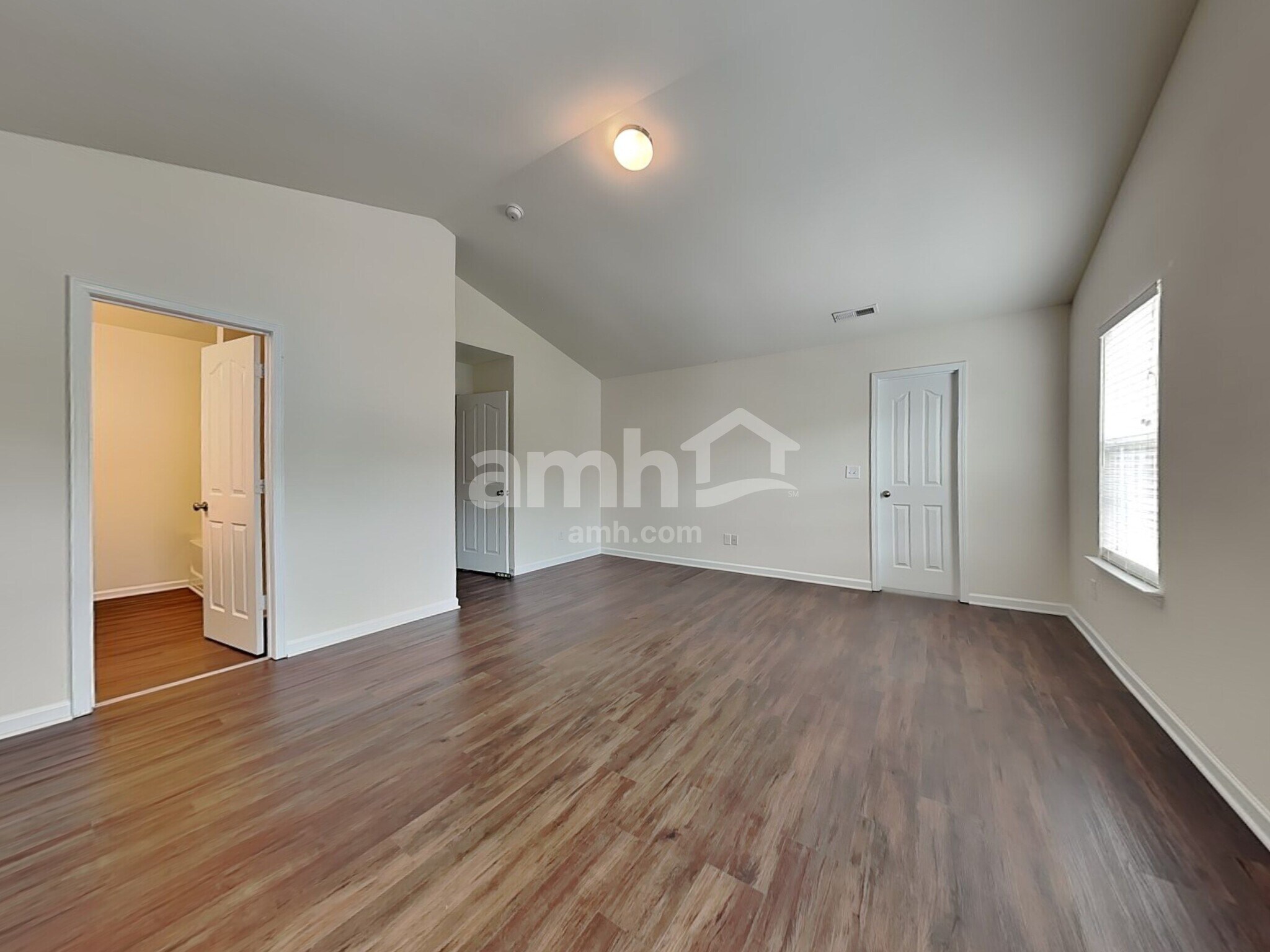 Building Photo - 4875 Old Towne Village Cir