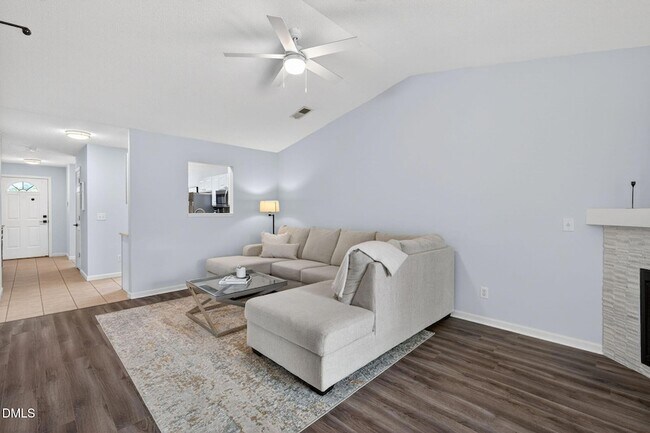 Building Photo - 2400 Huntscroft Ln