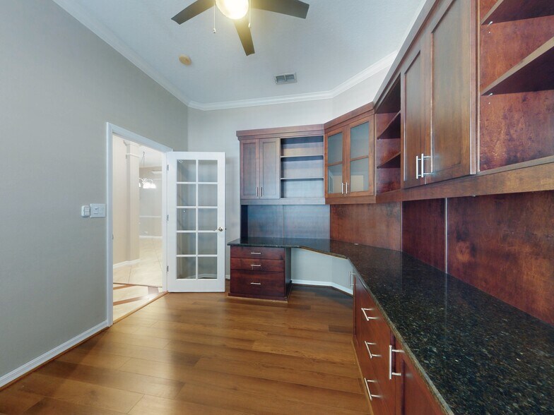 Building Photo - 610 Victoria Hills Dr