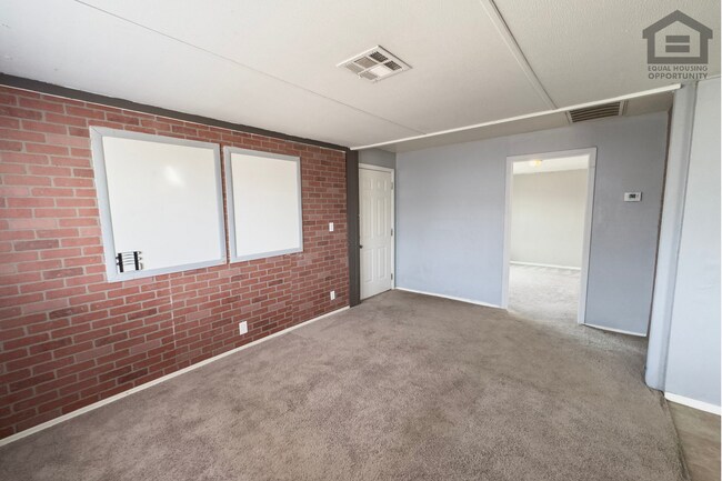 Building Photo - 13522 W Maryland Ave