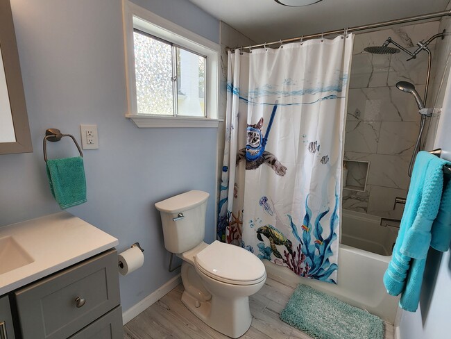 Newly renovated bathroom #1 - 1204 Lossing Ave