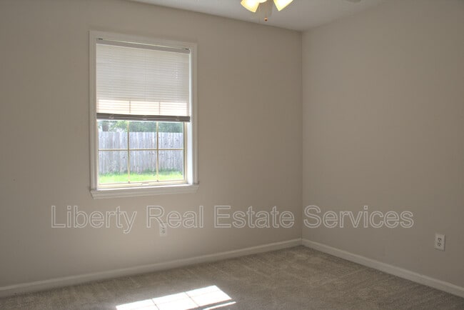 Building Photo - 709 Westridge Ct