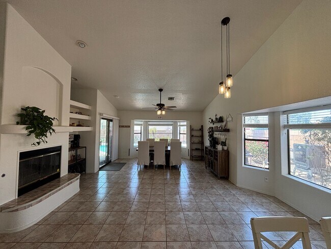 Building Photo - 10364 Fairway Loop