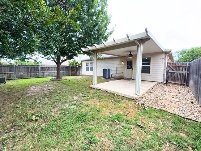 Building Photo - 9120 Goldenview Dr