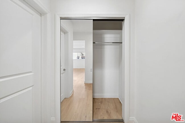 Building Photo - 133 N Swall Dr