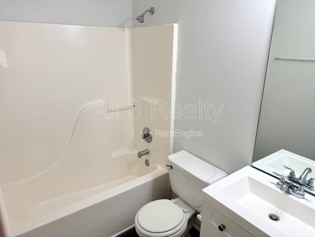 Building Photo - 545 Plantation Cove