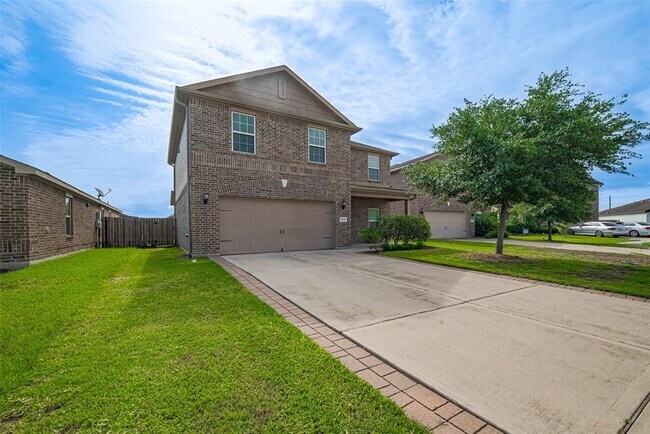 Building Photo - 5123 Oak Briar Ln