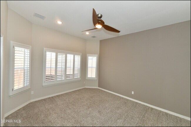 Building Photo - 6933 Copper Town Dr