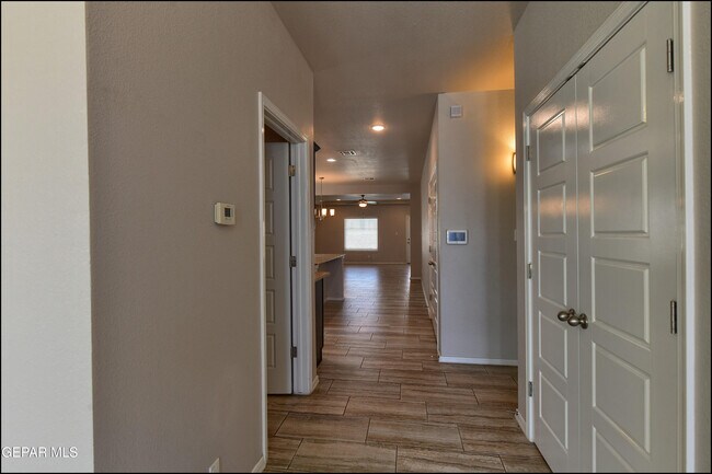 Building Photo - 221 Jennice Cir