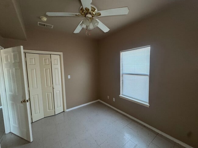 Building Photo - 4502 Llano Rd