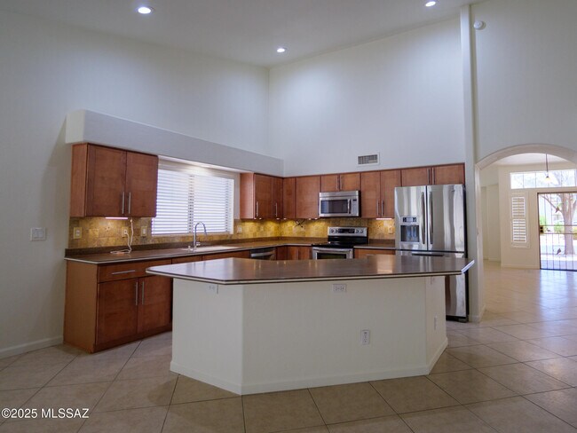 Building Photo - 6831 W Rifle Way