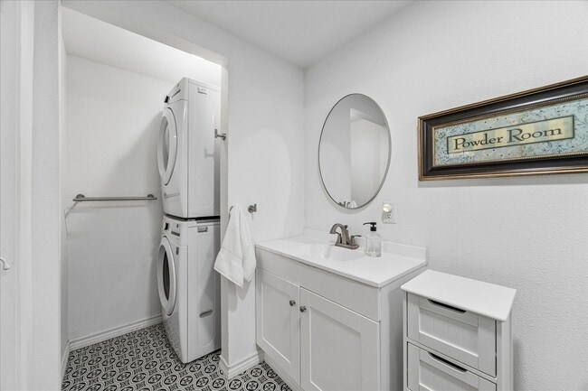 Building Photo - 510 S Belknap St