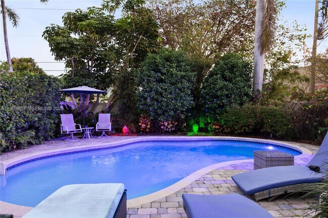 Building Photo - 418 SE 3rd Terrace