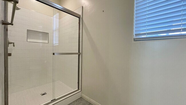 Building Photo - Single-Level 3-Bedroom House in Righetti Ranch with Air Conditioning