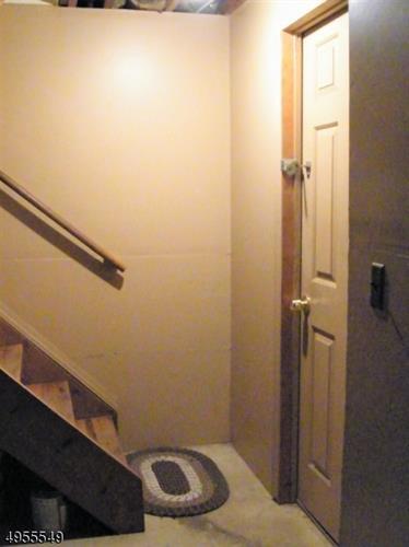 Building Photo - 65 Wolf Pl