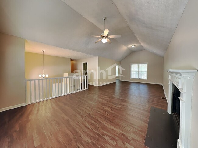 Building Photo - 2708 Horseshoe Creek Drive