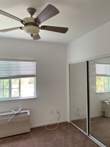 Master w/ fan, large closet - 3120 Sepulveda Blvd