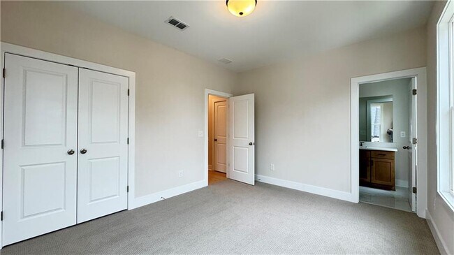 Building Photo - 2611 Alcovy Trl NE