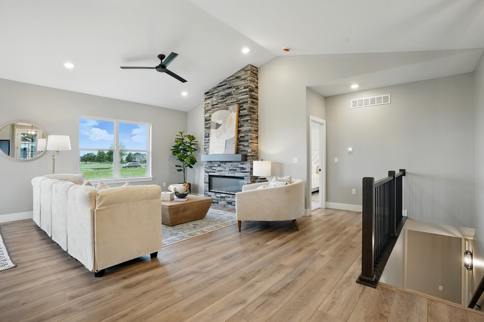 Building Photo - 933 Long Dr