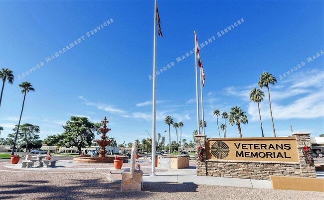 Building Photo - GOLF COURSE HOME W AMENITIES GALORE IN FOUNTAIN OF THE SUN 55+ COMMUNITY & COUNTRY CLUB