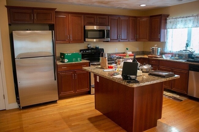 Building Photo - 4 Humphrey St