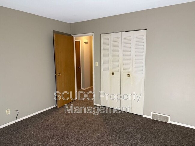 Building Photo - 9307 Ballentine St