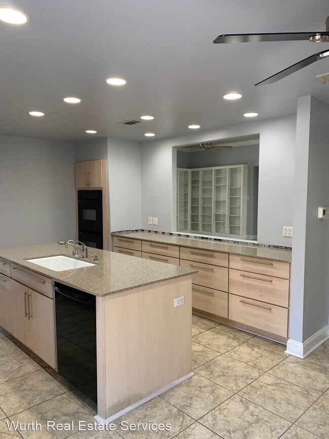 Building Photo - 3 br, 2.5 bath House - 14042 Woodland Ridg...