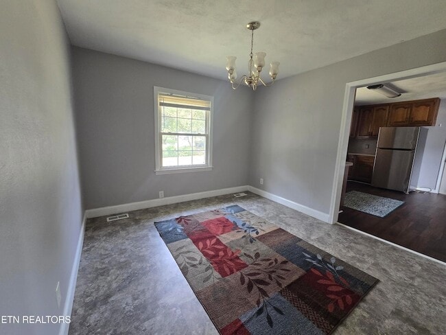 Building Photo - 415 Highland Dr