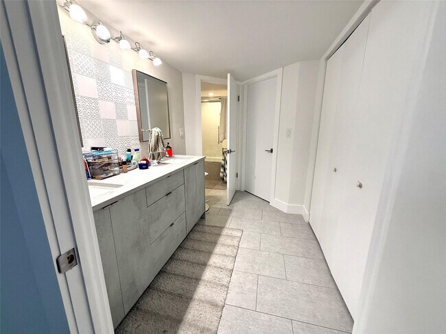 Building Photo - 3550 Galt Ocean Dr