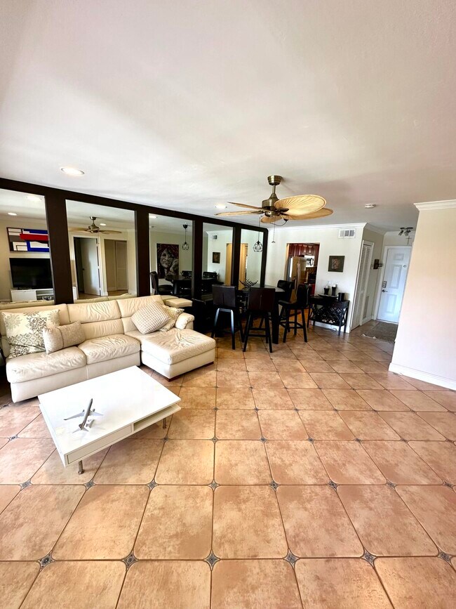 Building Photo - 2501 S Ocean Blvd