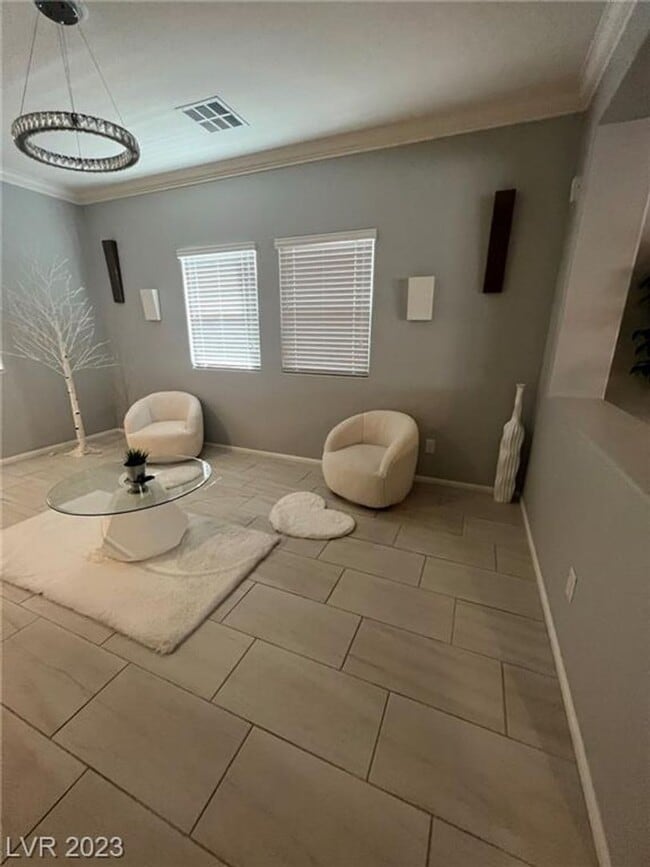 Building Photo - BEAUTIFUL HOME IMMACULATE AND READY TO MOVE-IN