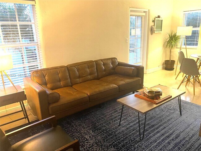 Building Photo - 5116 SW 57th Ave