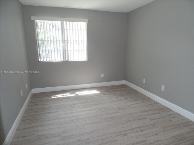 Building Photo - 1263 SW 46th Ave