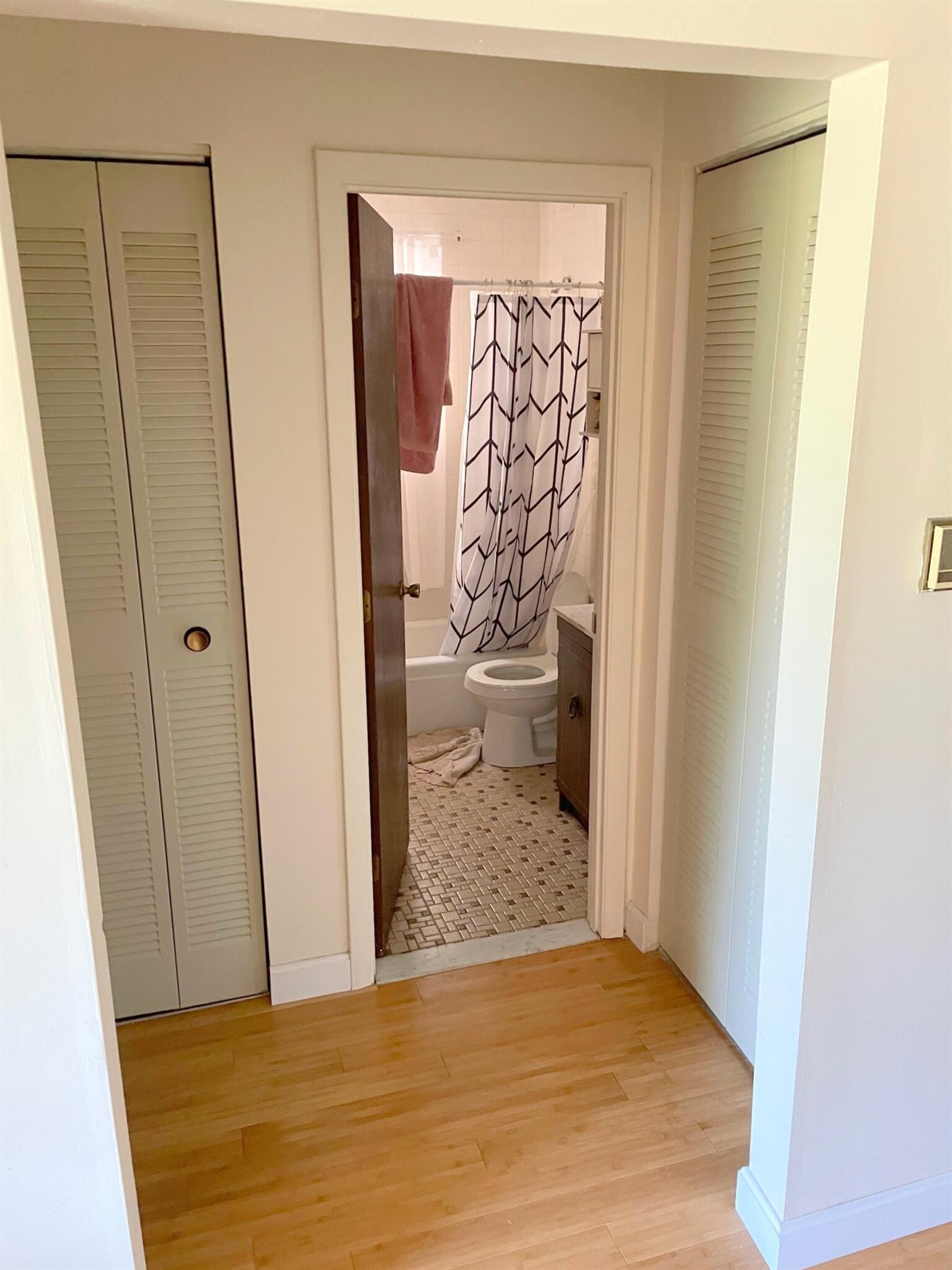 Building Photo - 11 Cameron Ave