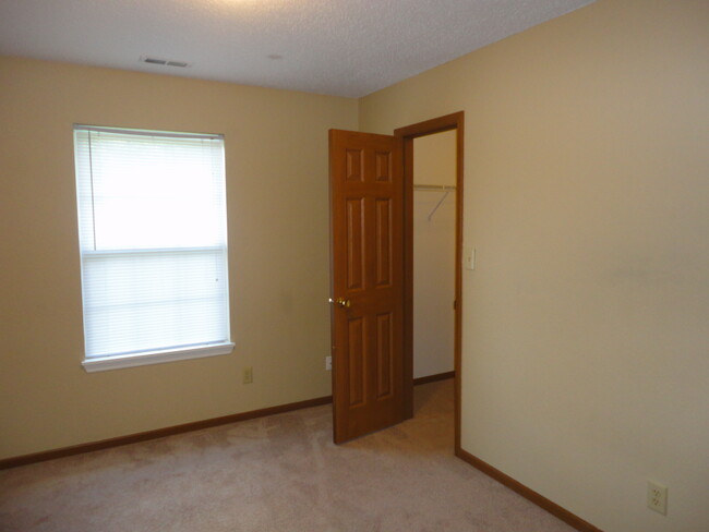 Building Photo - 249 Creekstone Court