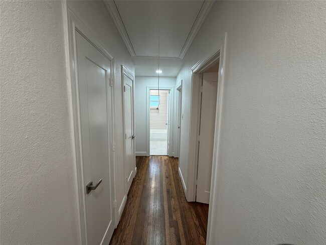 Building Photo - 4843 Culmore Dr