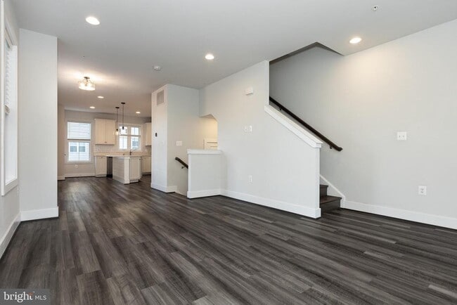 Building Photo - 12731 Vuillard St