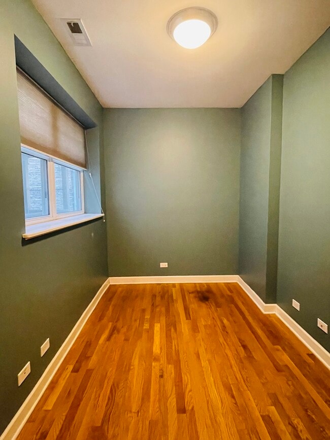 Building Photo - 3737 N Milwaukee Ave