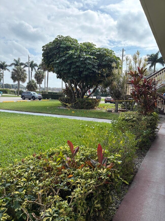 Building Photo - 51 Waltham C