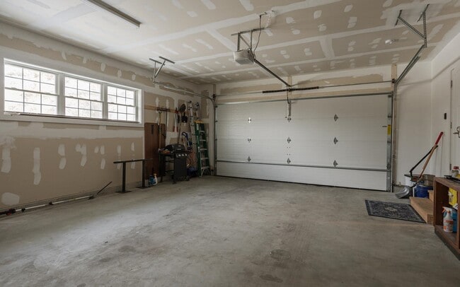 Building Photo - 60 Dearborn Cir