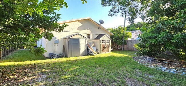 Building Photo - 2311 Coolidge St