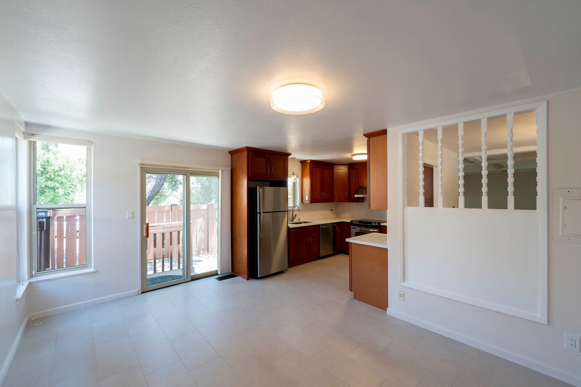 Building Photo - 2022 Ascot Dr