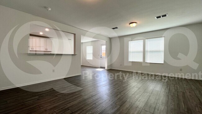 Building Photo - 812 Poppy Cv Ln