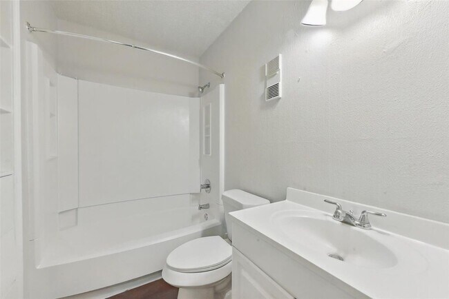 Building Photo - 3126 Windchase Blvd
