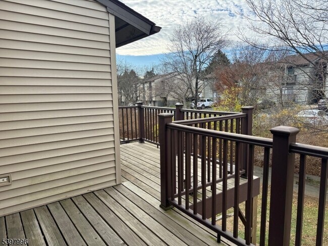 Building Photo - 410 Spruce Hills Dr